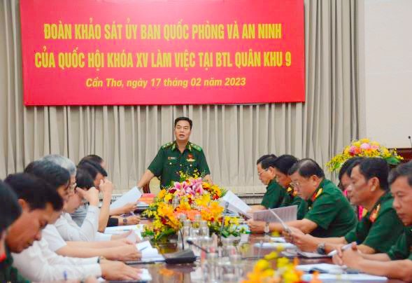 ỦY BAN QUỐC PHÒNG VÀ AN NINH KHẢO SÁT TẠI QUÂN KHU 9